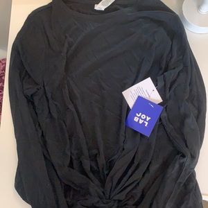 Long sleeve front twist workout shirt